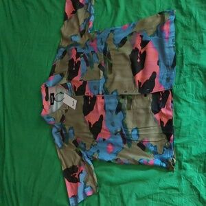 Welcome Button Down Short Sleeve Rayon Shirt Size XL Abstract Colored NWT